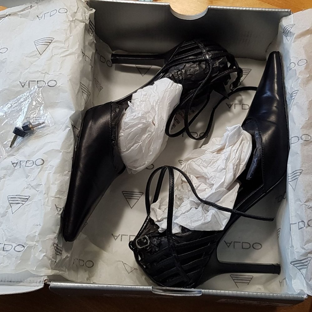 Almost New! Aldo heels - Picture 5 of 7